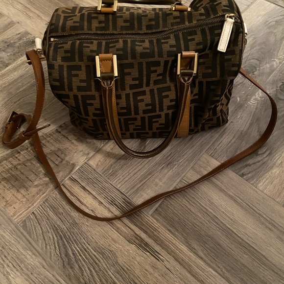 Fendi bag in great shape 💯 auth - Picture 6 of 6
